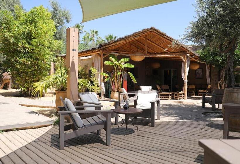 هتل Le Petit Hôtel Du Flouka