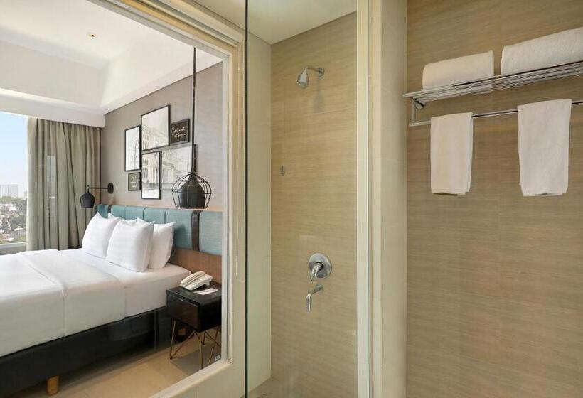 בית מלון כפרי Mercure Bandung Nexa Supratman