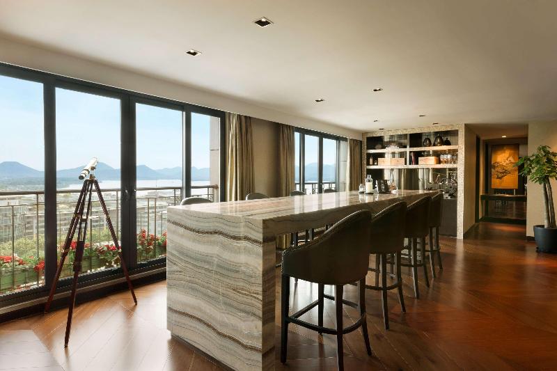 בית מלון כפרי Midtown Shangri La, Hangzhou   Around 5 Minutes Walking Distance To West Lake