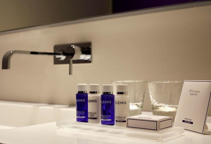 هتل Park Plaza London Waterloo