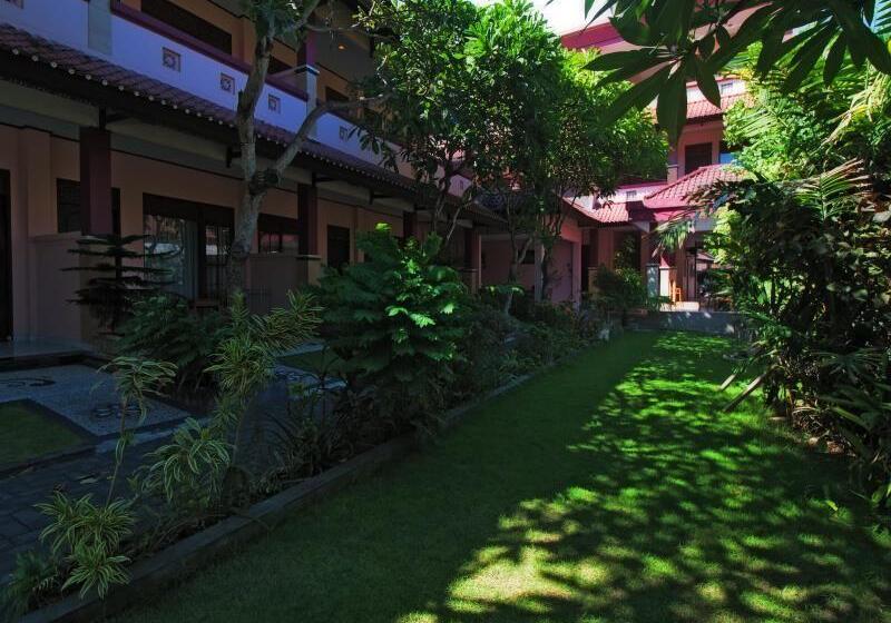 호텔 Pesona Beach Inn