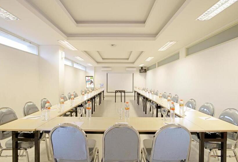 Pop! Hotel Diponegoro