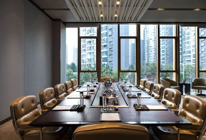 Отель Renaissance Nanjing Olympic Centre