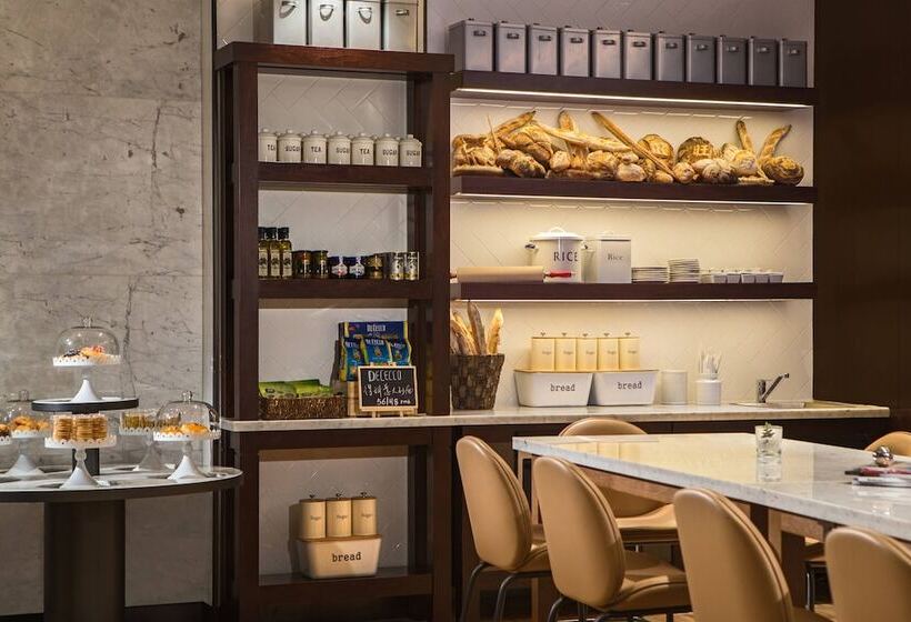 Отель Renaissance Nanjing Olympic Centre