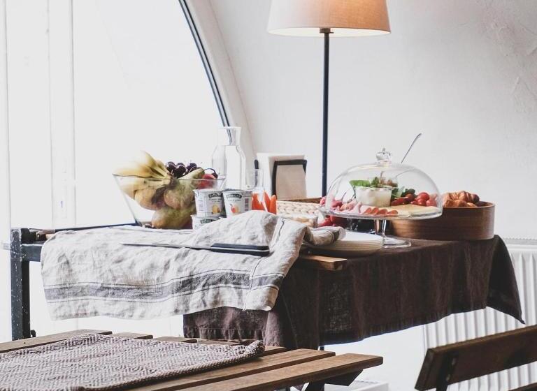 هتل Rooms And Suites At Bookinn B&b