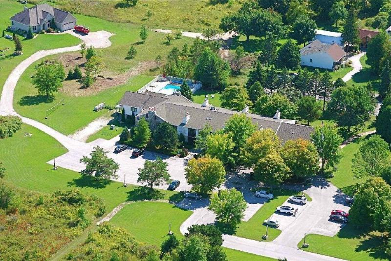 فندق Settlement Courtyard Inn & Lavender Spa