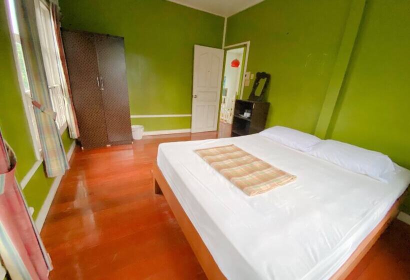 בית מלון כפרי Sila Resort