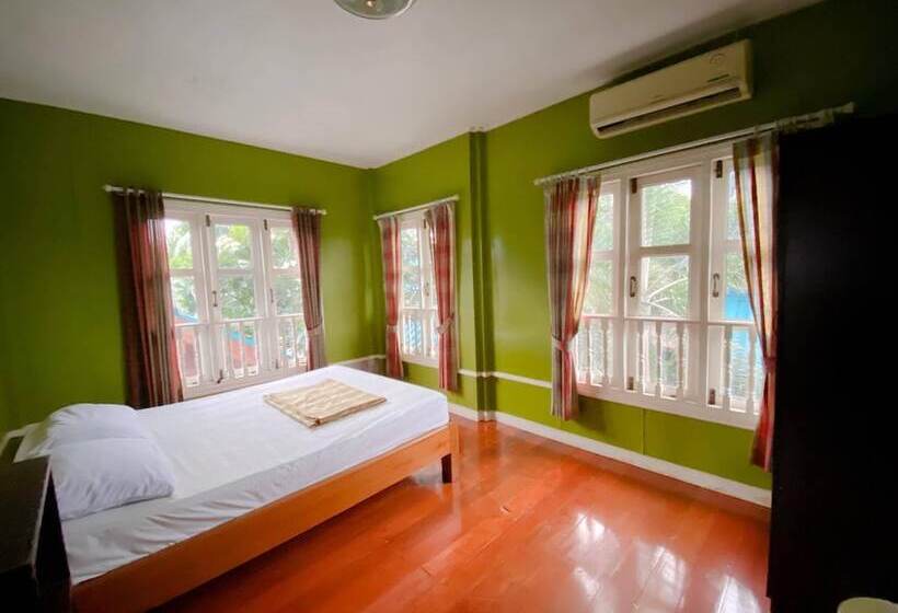 בית מלון כפרי Sila Resort