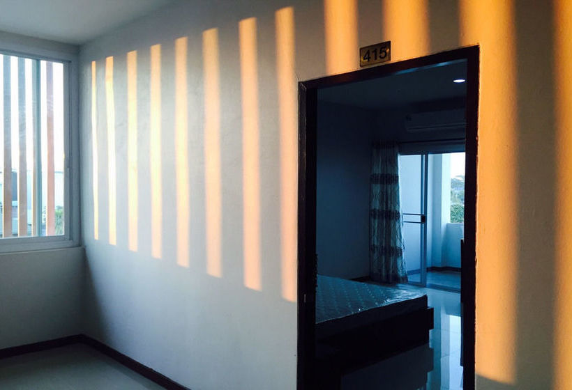 호텔 Siriwat Apartment