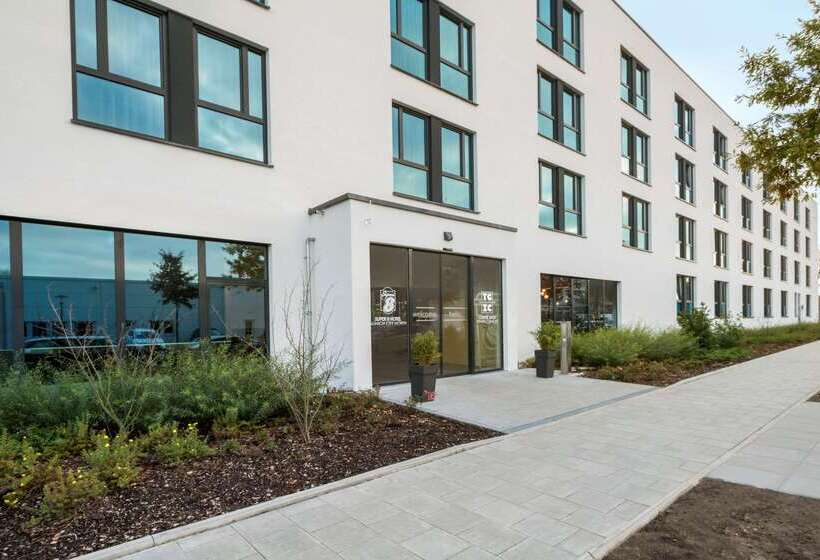 Отель Super 8 By Wyndham Munich City North