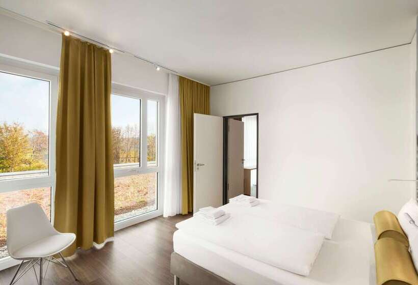 Отель Super 8 By Wyndham Munich City North