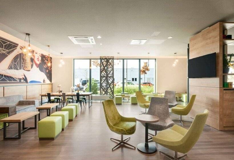 Отель Super 8 By Wyndham Munich City North