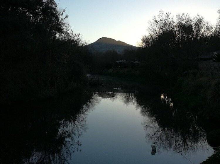 Отель Thanda Manzi Country