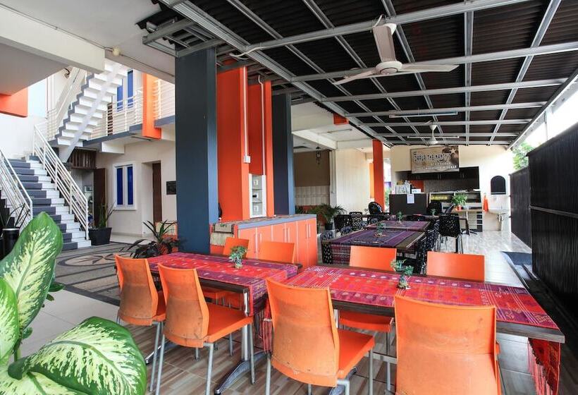 ホテル The Nancy S Homestay Pekanbaru Mitra Reddoorz