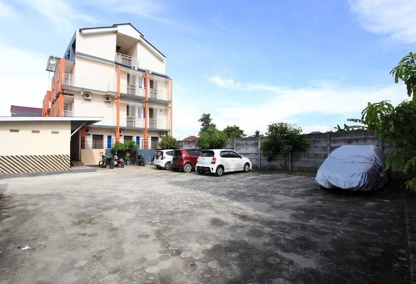 هتل The Nancy S Homestay Pekanbaru Mitra Reddoorz