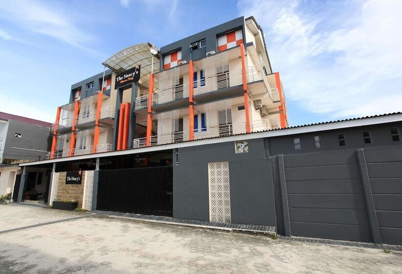 ホテル The Nancy S Homestay Pekanbaru Mitra Reddoorz