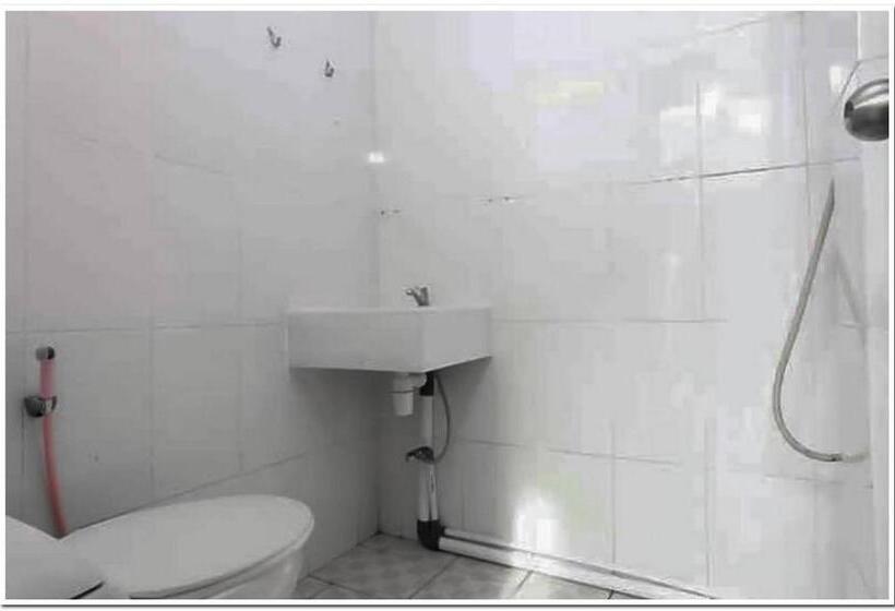 هتل The Nancy S Homestay Pekanbaru Mitra Reddoorz