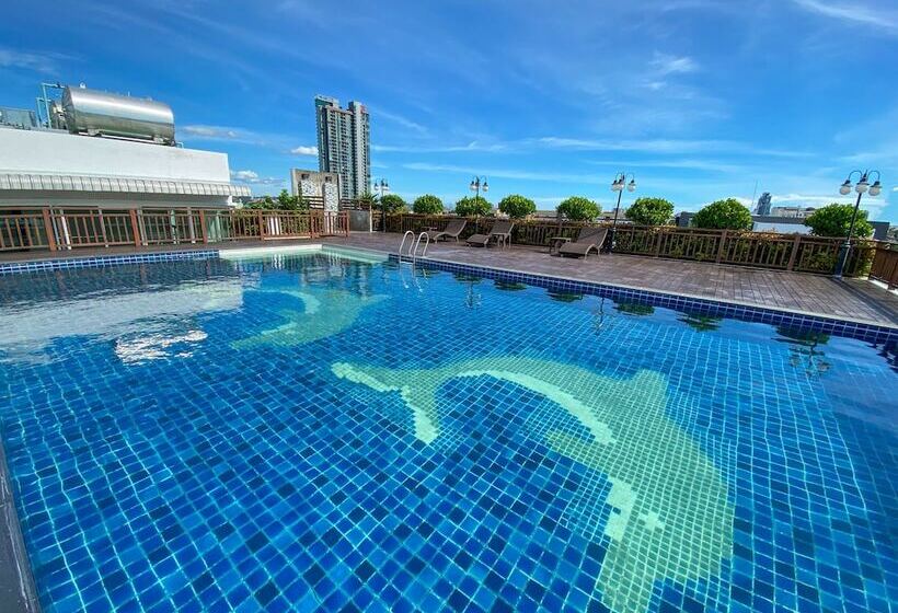 Hotel Vareena Palace