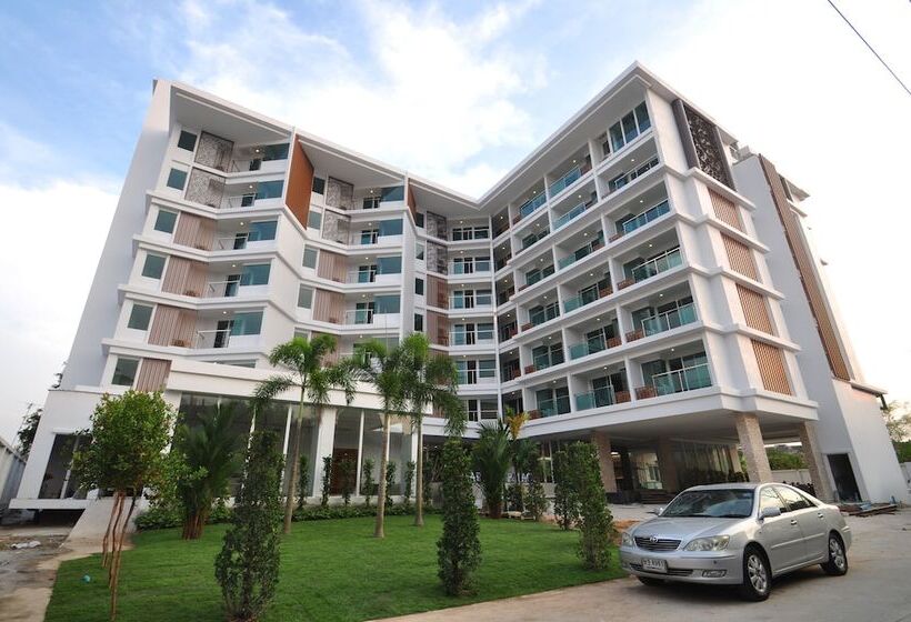 Hotel Vareena Palace