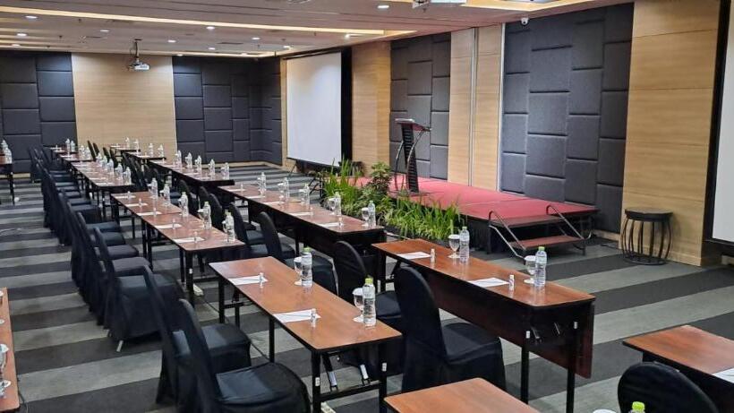 Vasaka Hotel Jakarta Managed By Dafam