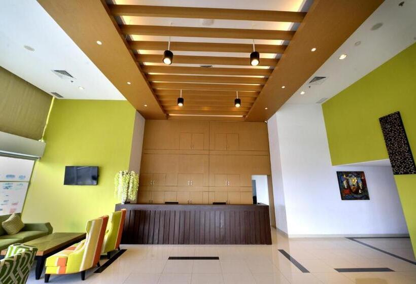 Whiz Prime Hotel Megamas Manado