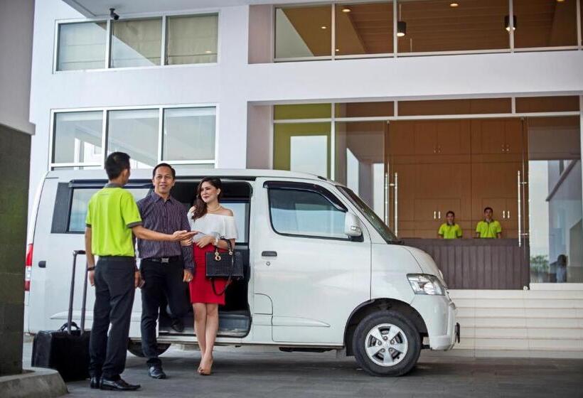 Whiz Prime Hotel Megamas Manado
