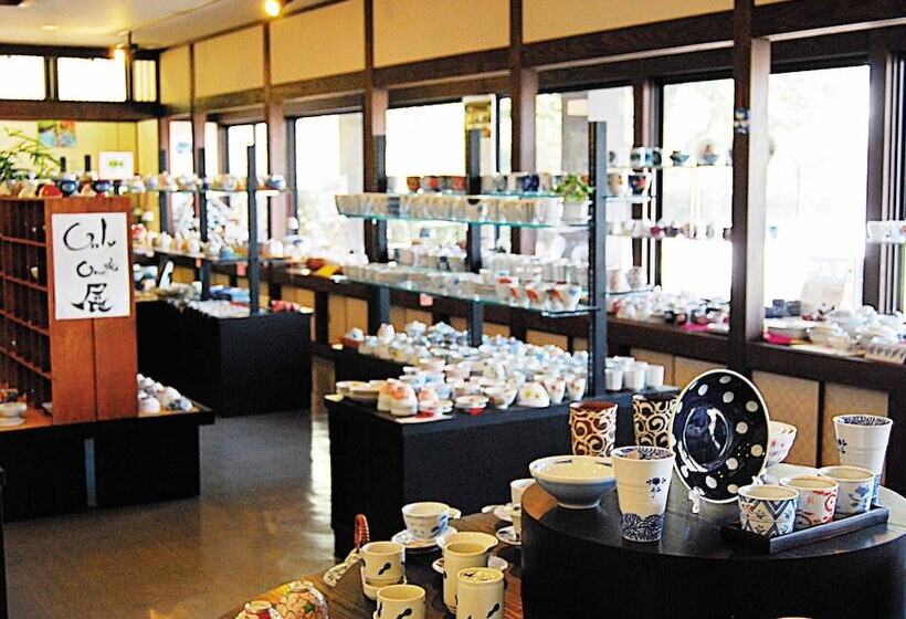 Hotel Ooedo Onsen Monogatari Ureshinokan