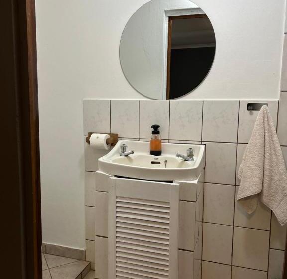 פנסיון Ama Zulu Guesthouse & Safaris