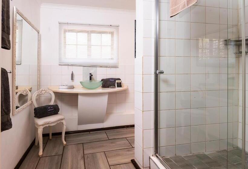 פנסיון Ama Zulu Guesthouse & Safaris