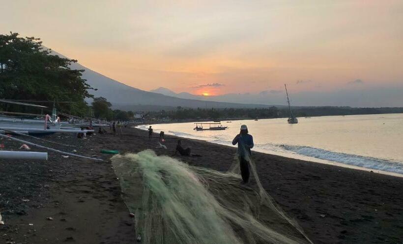 بنسيون Amed Sari Beach Guesthouse