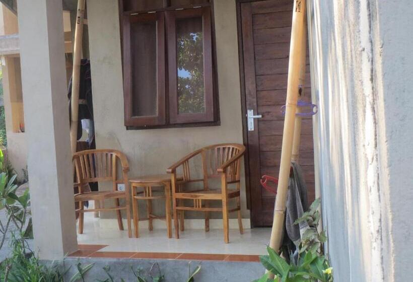 بنسيون Amed Sari Beach Guesthouse