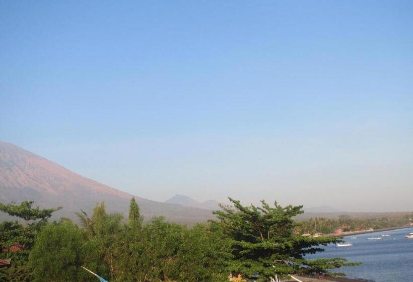 بنسيون Amed Sari Beach Guesthouse