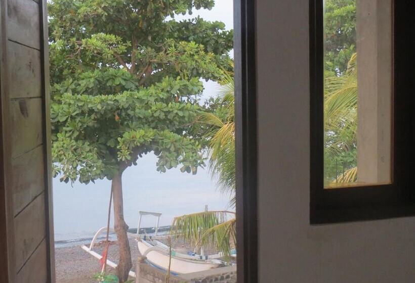 بنسيون Amed Sari Beach Guesthouse