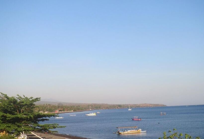 بنسيون Amed Sari Beach Guesthouse