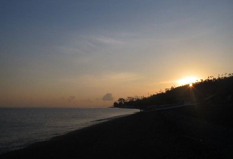 بنسيون Amed Sari Beach Guesthouse