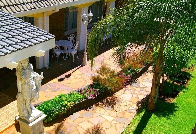 פנסיון Kimberley Manor Guesthouse