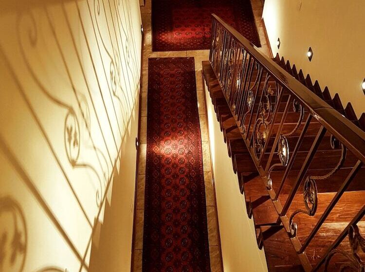 פנסיון Kimberley Manor Guesthouse