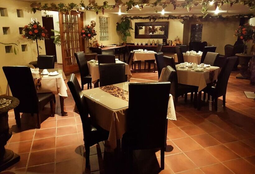 פנסיון Kimberley Manor Guesthouse