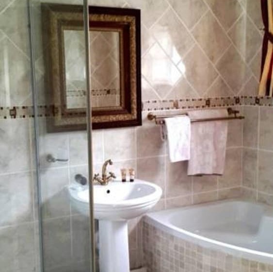 פנסיון Kimberley Manor Guesthouse