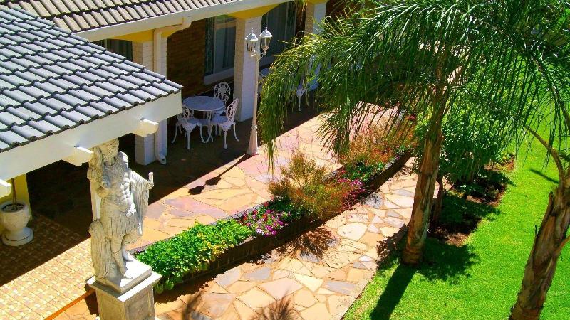 פנסיון Kimberley Manor Guesthouse