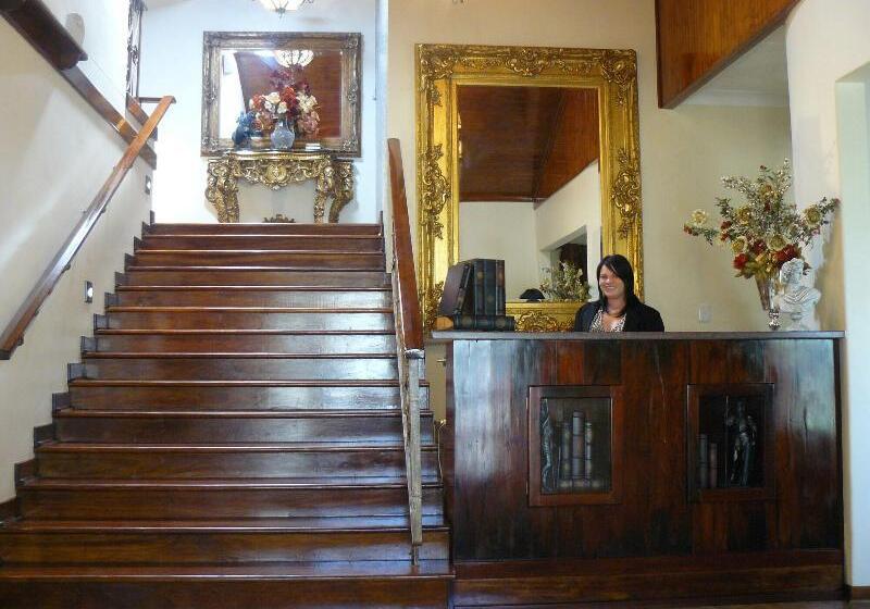 פנסיון Kimberley Manor Guesthouse