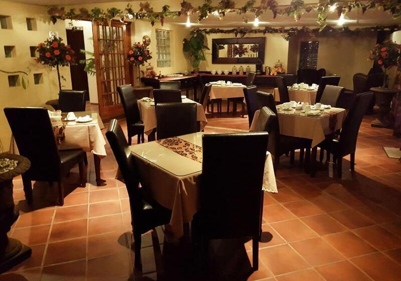 פנסיון Kimberley Manor Guesthouse