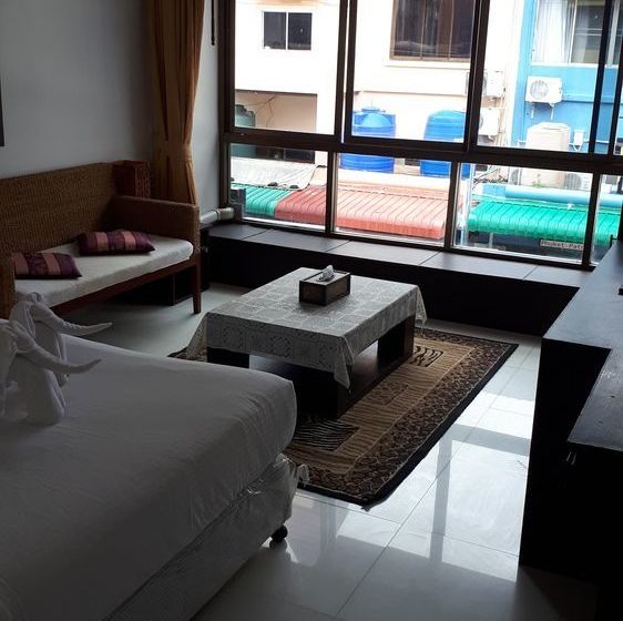 بنسيون New International House Patong