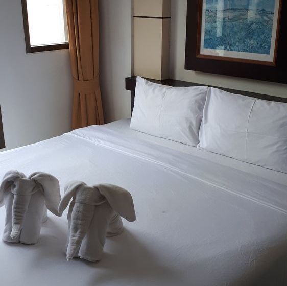 بنسيون New International House Patong