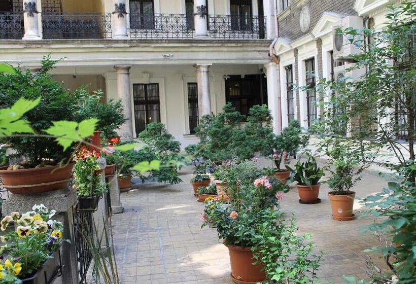 پانسیون Omega Guesthouse Budapest