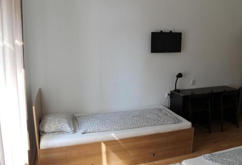 پانسیون Omega Guesthouse Budapest