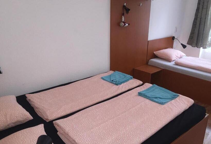 پانسیون Omega Guesthouse Budapest