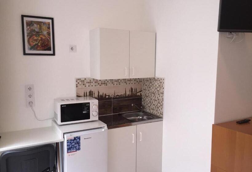 پانسیون Omega Guesthouse Budapest