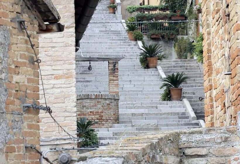 Пансион Palazzo Meraviglia Albergo Diffuso