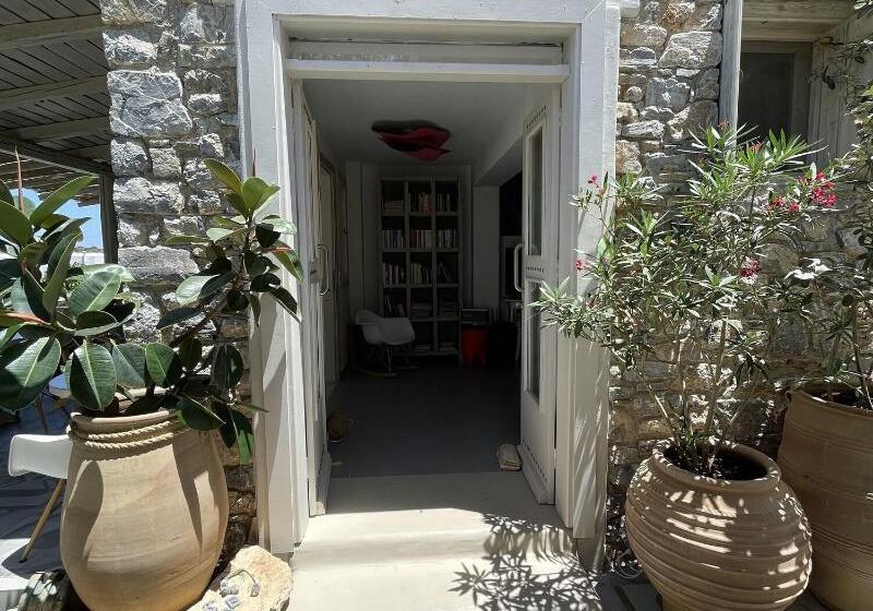 פנסיון Speires Suites